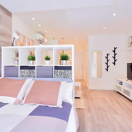 Iris Loft - *